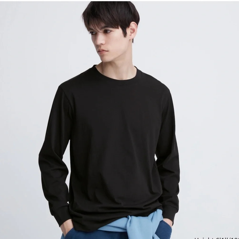 UNIQLO Crew Neck Long-Sleeve
T-Shirt